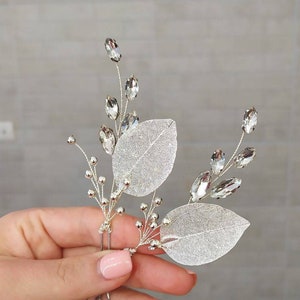 Leaf hair pin Decorative hair pins wedding hair pins Bridal hair pins Floral hair pins Gold hair pin Gold leaf hair pin Wedding hair piece