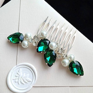Emerald hair comb with pearl Emerald hair piece Green hair comb Bridesmaid hair comb Emerald headpiece pearl Emerald hair accessories