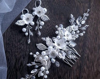 Pearl bridal hair comb set | Floral wedding hairpiece and earrings | Crystal bride accessory