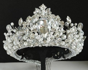 Pearl bridal tiara with rhinestones | Wedding crown | Classic bridal headpiece