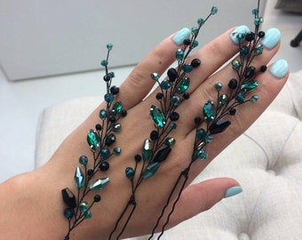 Black and green hair pin Emerald hair pin Bridesmaid hair pin Hair accessories Emerald jewelry Green and black hair pin Bridal hair clips