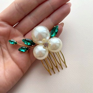 Emerald green hair comb with pearl Emerald hair piece Emerald jewelry Green hair comb Bridesmaid hair pin Emerald headpiece Bridal hair comb