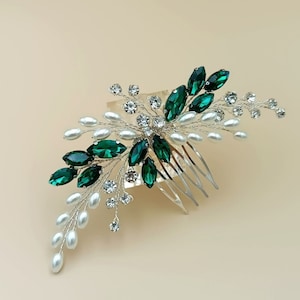 Green hair comb  Emerald hair comb Pearl hair comb Emerald hair piece Emerald jewelry Emerald headpiece Bridal hair comb Bridal hair piece