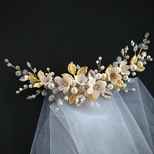 Floral headpiece Gold hair vine Gold leaf hair comb Gold hair comb Flower hair piece Bridal veil and gold headpiece Bridal hair pieces