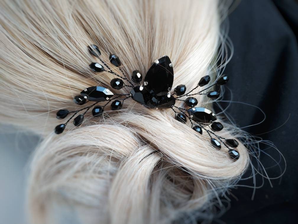 Black Crystal Hair Comb | Gothic Bridal Hairpin | Elegant  display picture 3