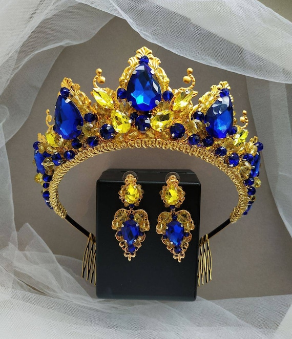 Vintage Gold Tiara with Bright Blue Crystal Gems STUNNING GOLD CROWN/TIARA WITH SAPPHIRE BLUE & CLEAR  main image 3