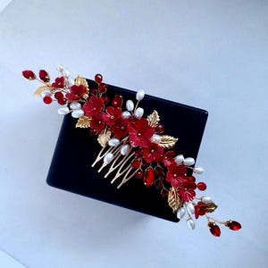 Red hair comb with red flowers Red hair accessories Red Headpiece Bridal hair comb Red hair piece Bridal hair pieces Red headpiece floral
