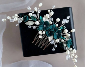 Emerald hair comb with flowers Emerald hair piece Emerald floral headpiece Green hair comb Emerald hair jewelry Emerald green hair comb