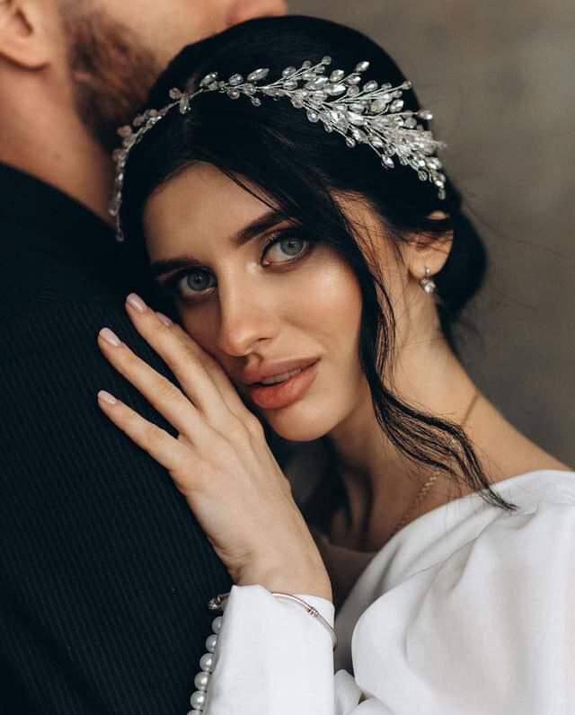 Crystal Bridal Headband – Wedding Hairpiece for Bride  display picture 2