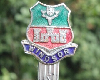 Ungewöhnlicher, verchromter Vintage-Löffel, Windsor, Großbritannien, englischer Sammlerlöffel