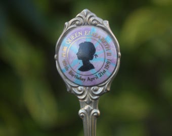 ヴィンテージスプーン エリザベス2世 英国王室 王室記念品 - Etsy 日本