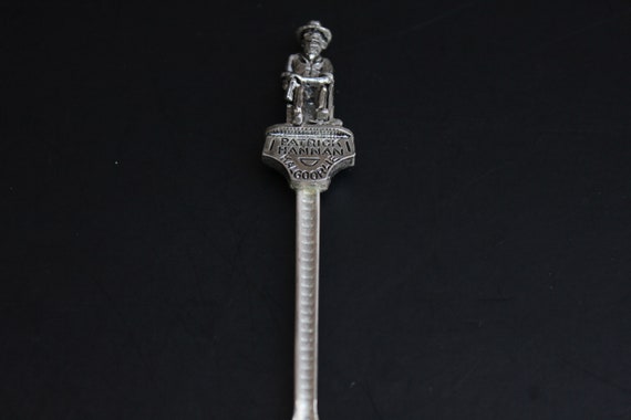 Vintage Australian Souvenir Spoon Paddy Hannan Kalgoorlie Gold Mine in Western Australia