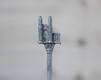 Vintage Löffel, mittelalterliche Kathedrale, verzierte Dekoration, Geschenk