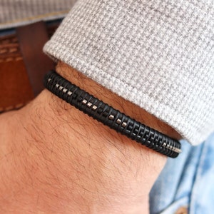 Pulsera de sobriedad de código Morse, regalo de sobriedad codificada con fecha de aniversario sobrio para hombres, regalo de recuperación de adicción AA NA para él, fecha sobria personalizada