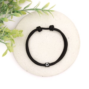 Personalisierte Buchstaben Perlen Initial Armband, verstellbare schwarze Paracord Buchstaben Perlen Armband für Männer und Frauen, benutzerdefinierte Initial Bead