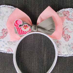 Cheshire Cat and White Rabbit