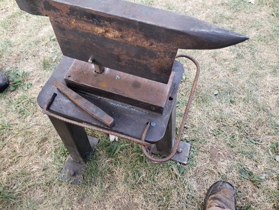 Anvil stand – refinedTinkerings