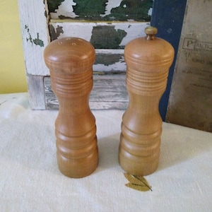 Vintage Nijico Wooden Salt Shaker & Pepper Grinder Set Japan