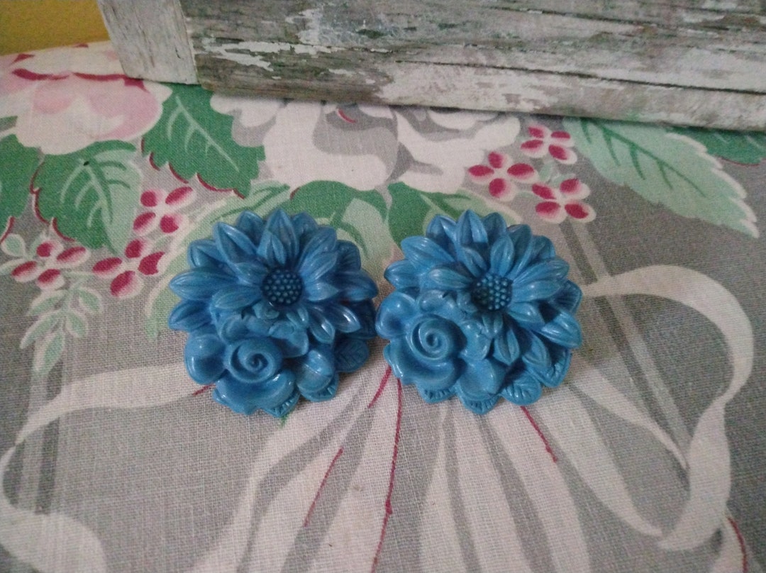1950's Vintage Push Pin Blue Daisy & Rose Curtain Tie Back Pins, Cork