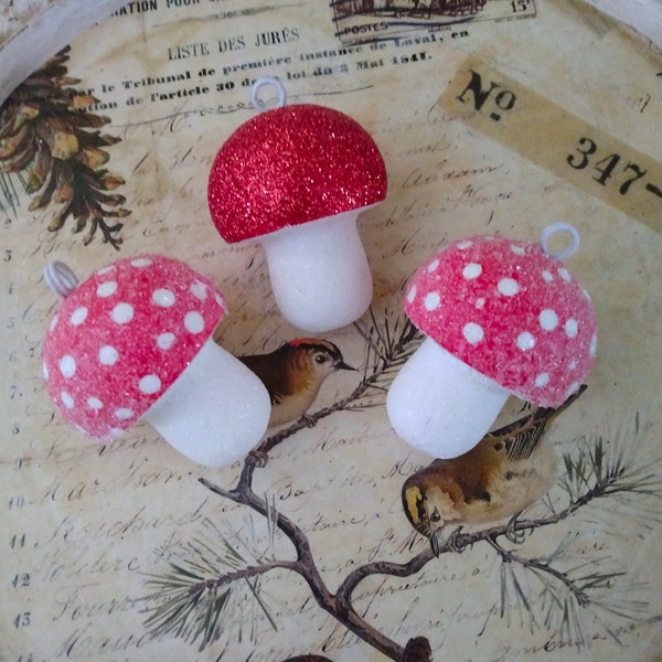 Vintage Style Spun Cotton Mushrooms Ornaments Red & White Toadstool Mushrooms Set of 3