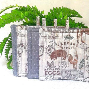 Farm Animals Pot Holders (Set of 2): Handmade Farmhouse Kitchen Decor