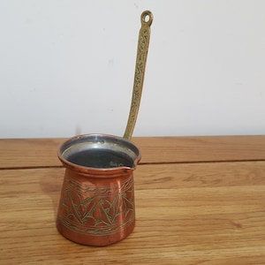 Misurino in rame vintage fatto a mano con manico in ottone