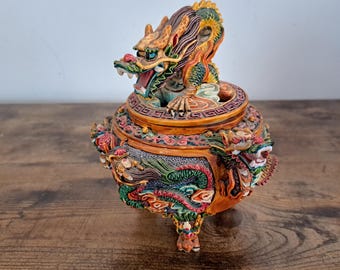 Stor kinesisk rökelsekare med drake | Vintage keramisk rökelsekar | Orientalisk keramik | Drakdekor | Shiwan-stil