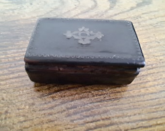 Antique Victorian Papier-mâché Snuff Box with Silver Inlay