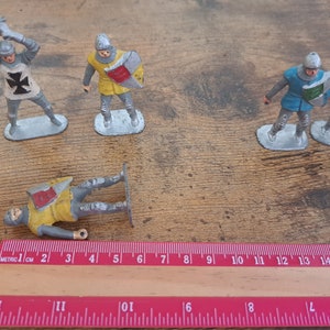 FIGURINE TIMPO TOYS: rare chevalier, knight, Ritter, blue yellow, bleu