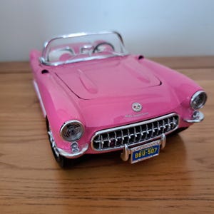 Burago 1:18 scale Chevrolet Corvette Roadster 1957