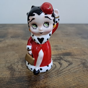 Vintage Betty Boop Pepperpot, collectable figure, lady figurine, Ceramic pepper shaker