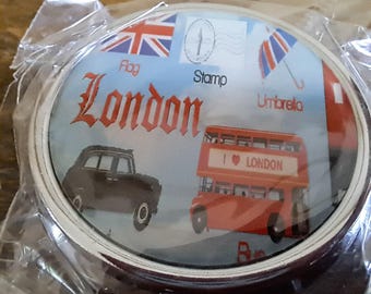 London Themed Pill Box | Travel Souvenir Tablet Holder | Compact Case | Pocket Medication Organiser