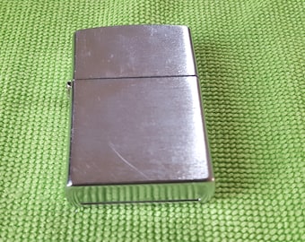 Vintage Lighter, collectable, flip lid