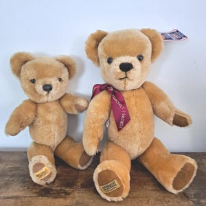 Pareja de ositos de peluche Merrythought / Osos de peluche articulados con gruñidor / Osos de peluche hechos a mano en Inglaterra / Juguetes de peluche coleccionables / Etiquetados