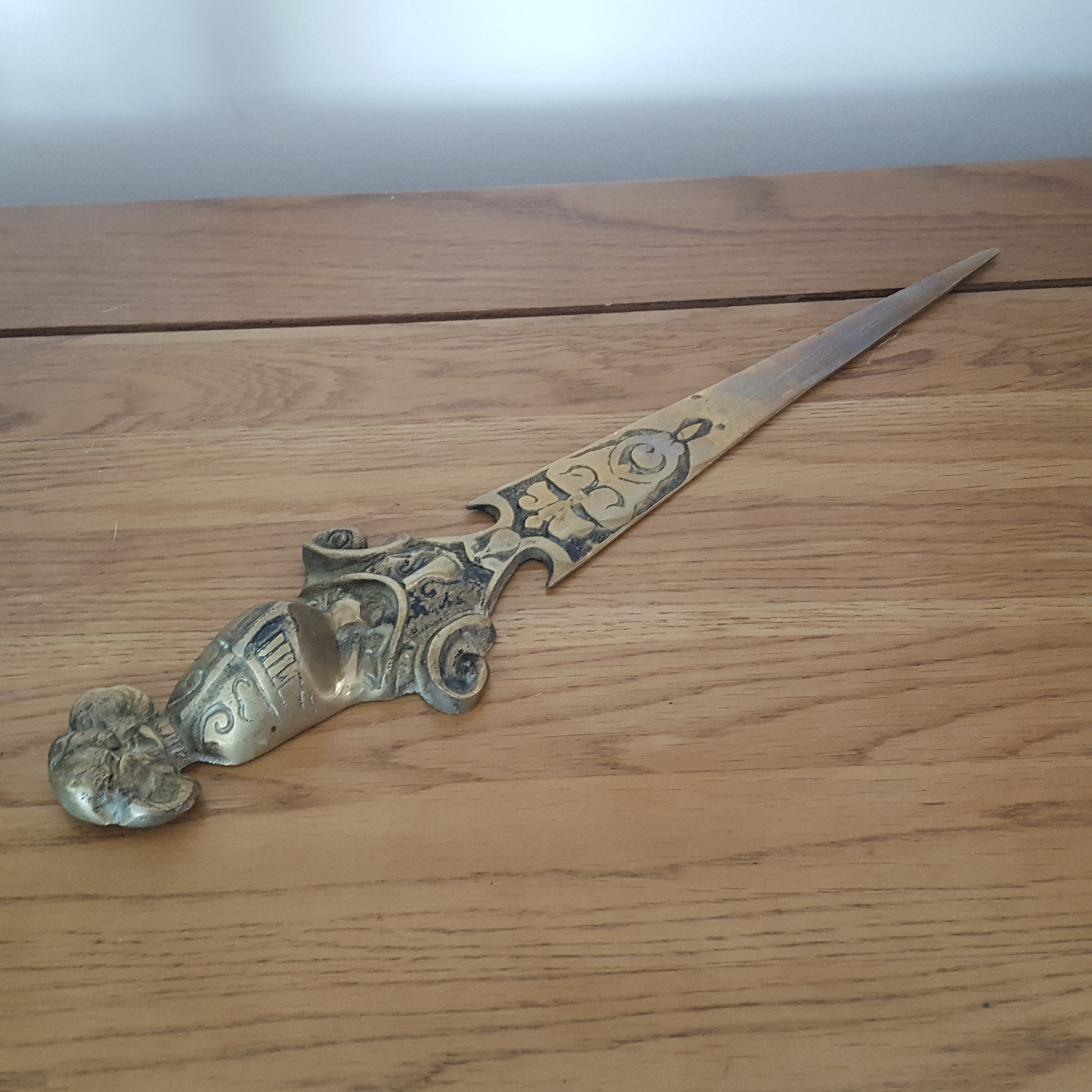 Memorabilia Collectibles Art & Collectibles Antique unique brass letter