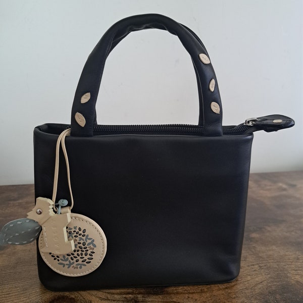 Radley Black Leather Bag, Designer handbag, ladies purse, scottie dog, Radley top handle or shoulder bag