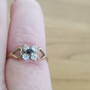 9ct gold vintage sapphire & CZ cluster dress ring (0.8g) SIZE K, Gold Jewellery