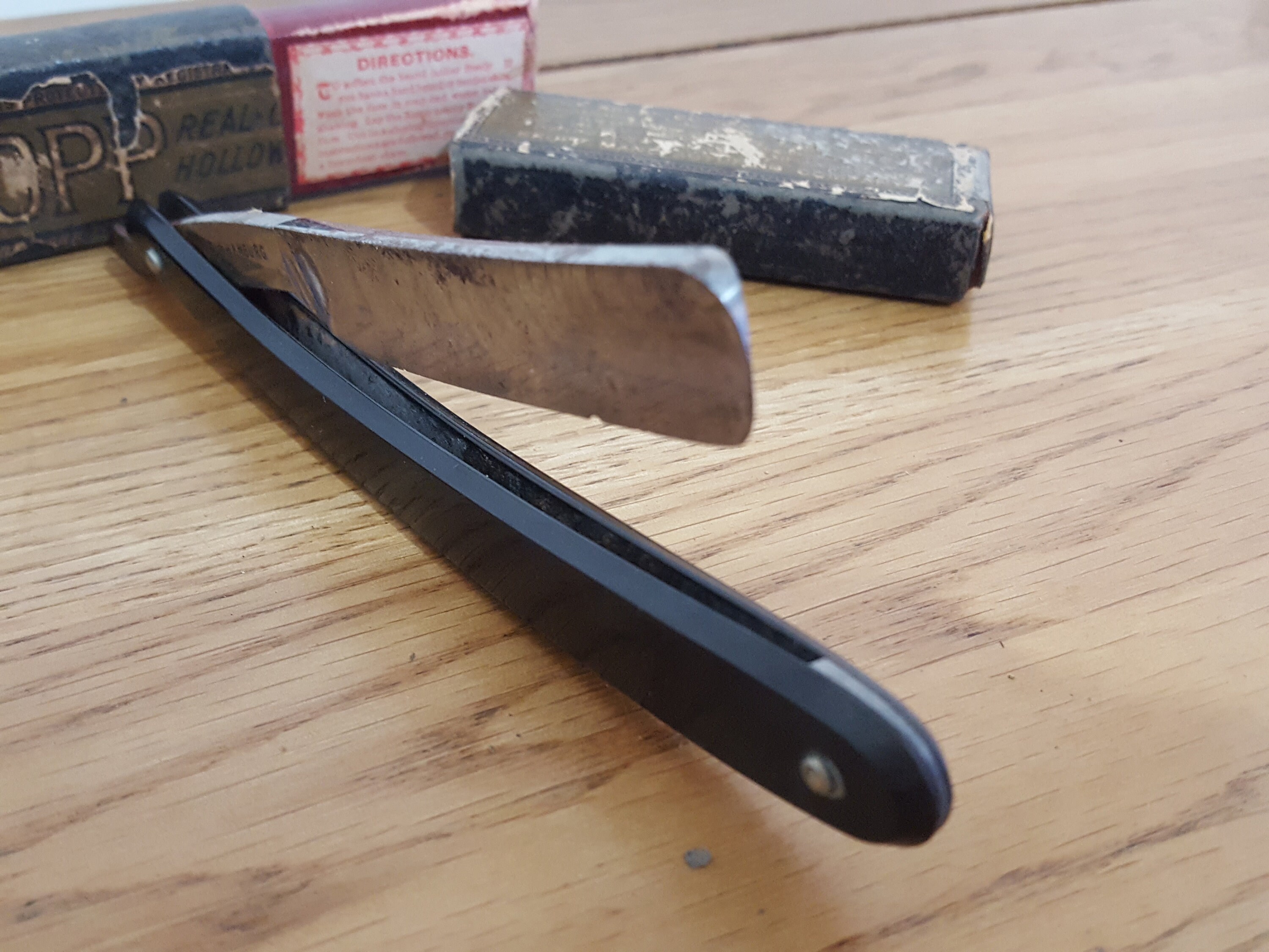 Vintage Kropp Straight Razor: Sheffield Cut Throat Razor, Boxed