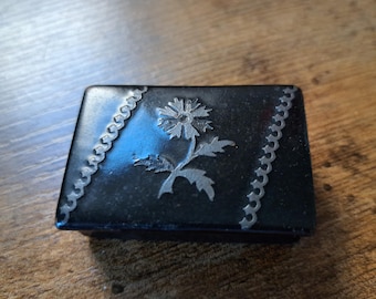Victorian Papier-mâché Snuff Box: Antique Lacquered Tobacco Box with Silver Inlay