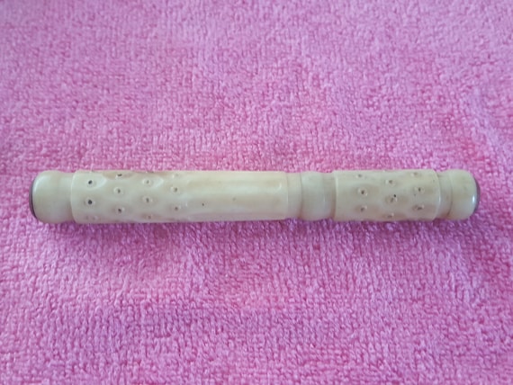 Étui à Aiguilles Cylindrique En Os De Bovin - 9,5 Cm - Brodeuse / Couturière - Occasion