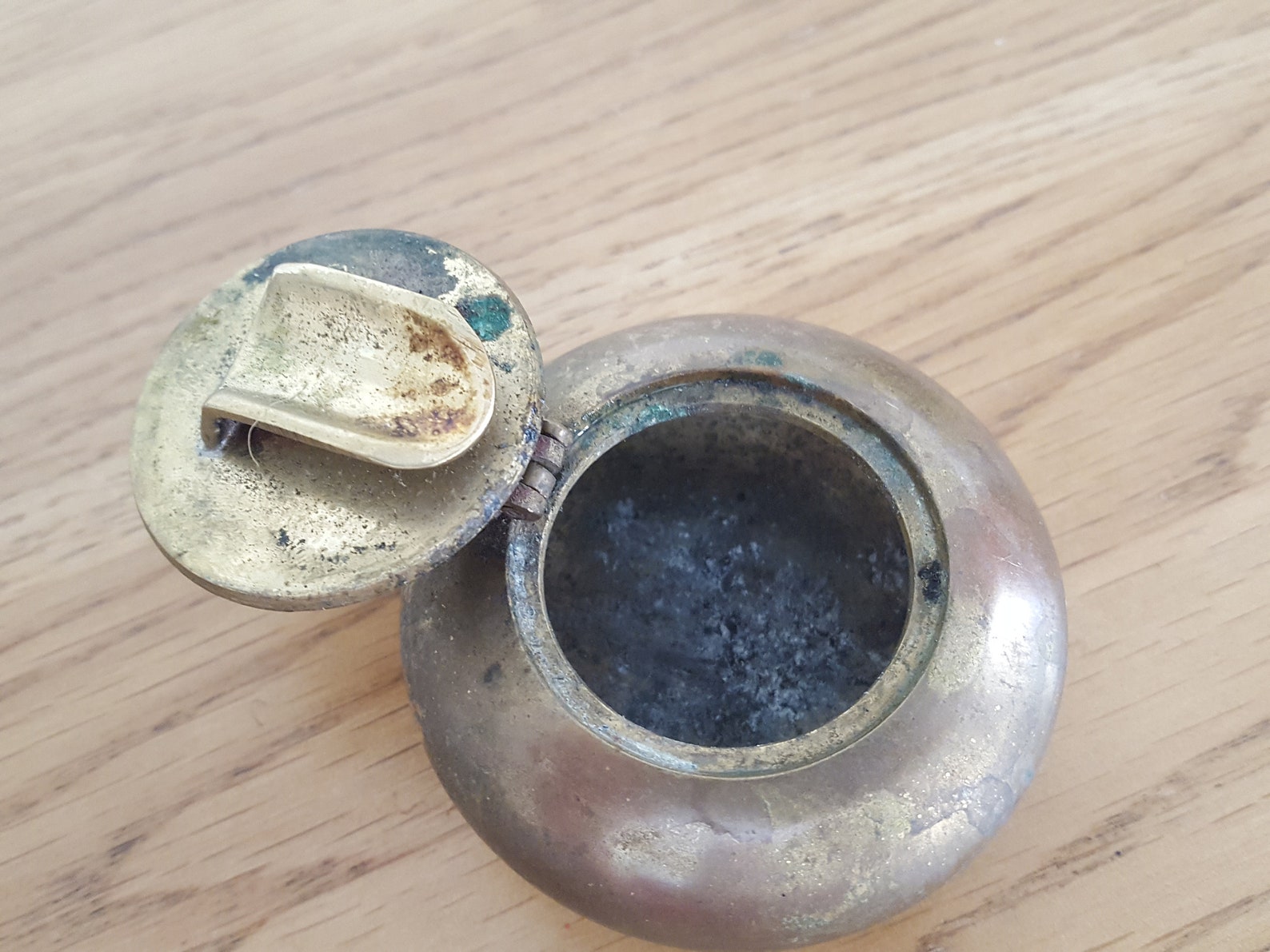 Vintage Brass Pocket AshTray round small ashtray tobacciana | Etsy