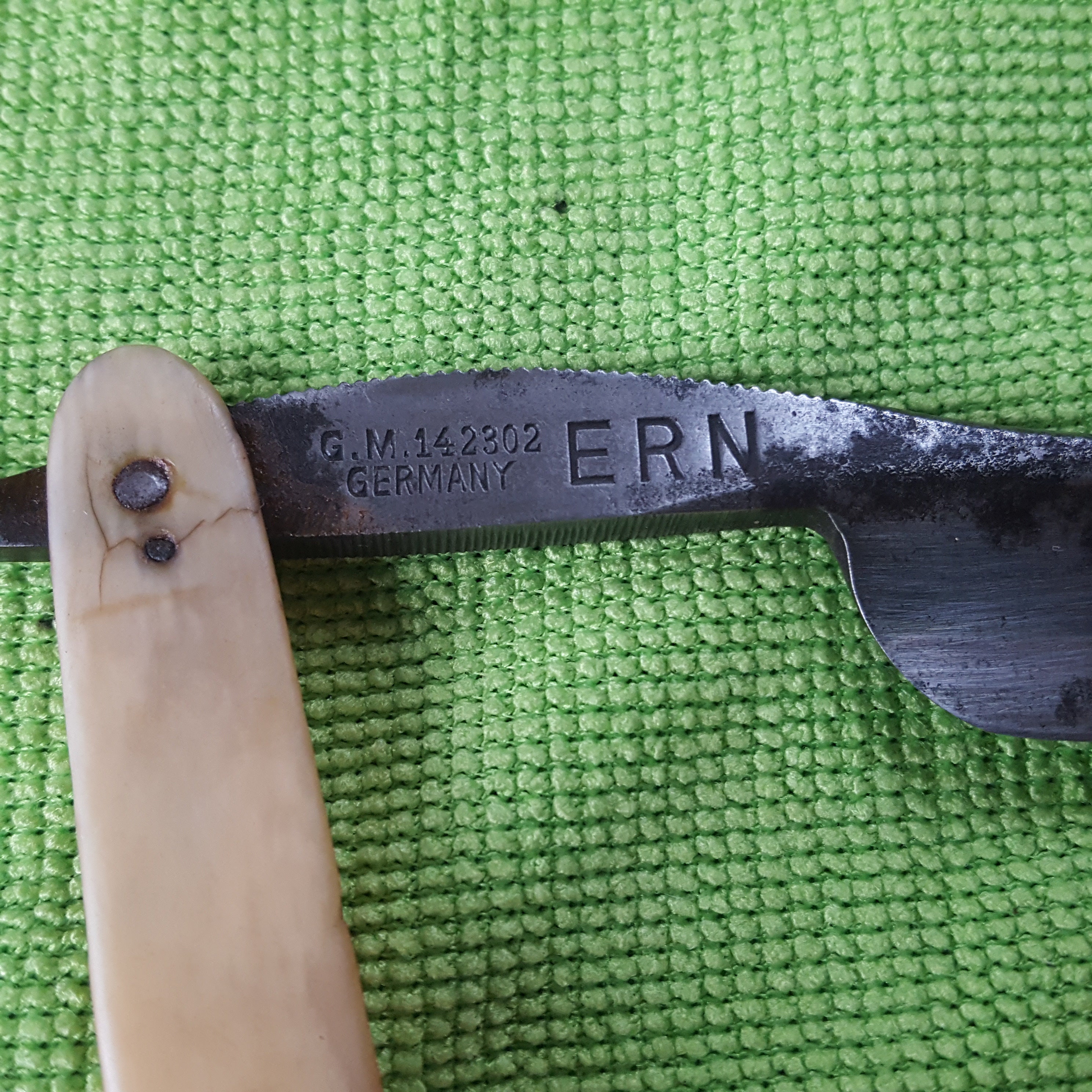 Vintage Ator Straight Razor: Friedrich Ern & Co, Solingen Bone Scales ...