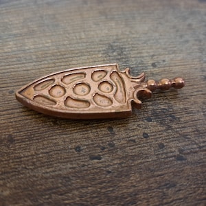 Vintage Reproduction Olde English Miniature by Max Gate, Miniature Trivet, Metal Ornament