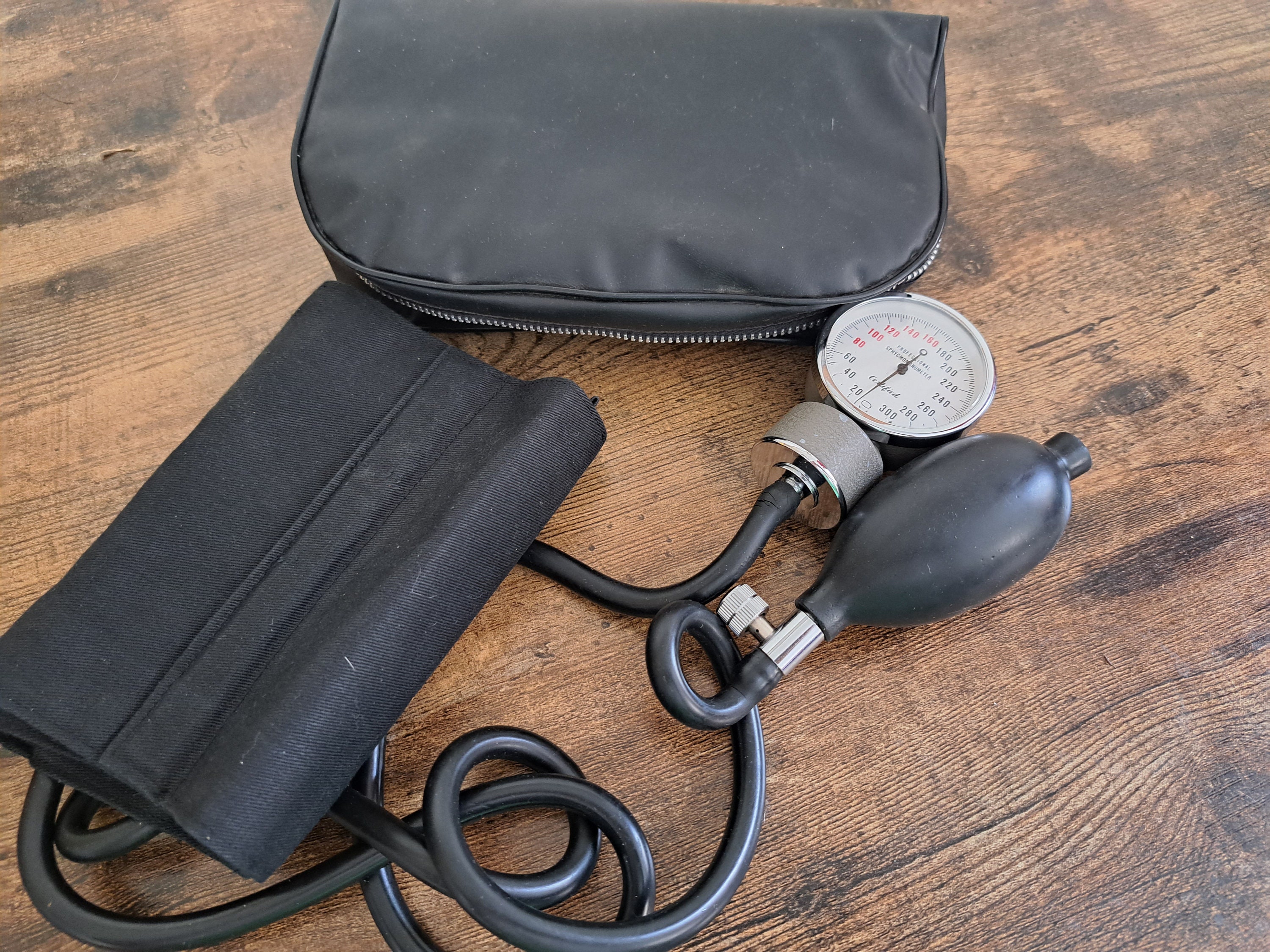 Acheter Montre manuelle de pression artérielle avec stéthoscope, tensiomètre  à bras