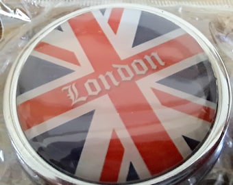 London Themed Pill Box | Travel Souvenir Tablet Holder | Compact Case | Pocket Medication Organiser