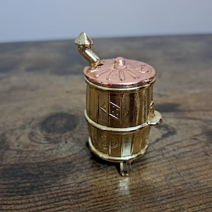 Vintage Reproduction Olde English Miniature by Max Gate, Miniature Stove, Metal Ornament