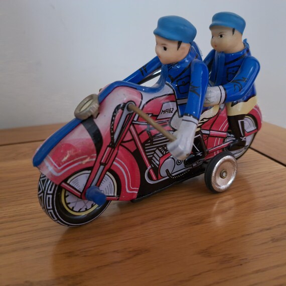 JOUET ANCIEN MAJORETTE Plymouth Police N°216 + Boite Texaco EUR 10,90