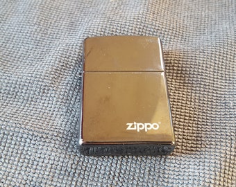 Zabytkowa zapalniczka Zippo, kolekcjonerska