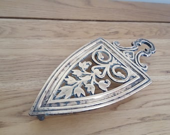 Large Vintage Brass Trivet, Kitchen decor, brass Saucepan Stand, brass  pot stand