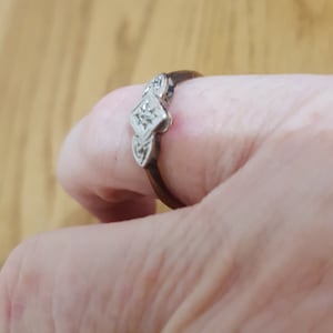 SPECIAL OFFER Vintage 9ct gold & platinum diamond three stone ring (1.7g) SIZE O , Gold Jewellery